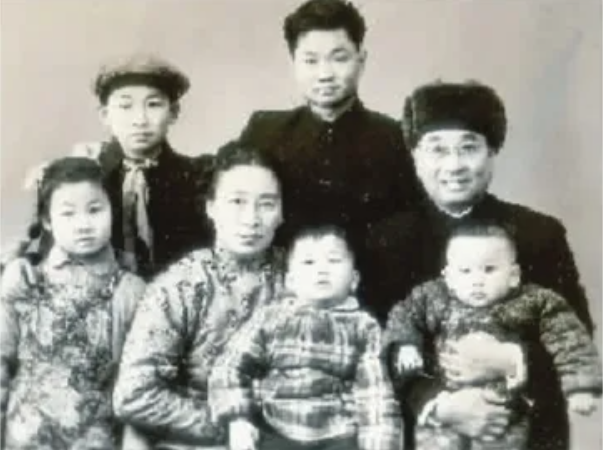 【HEF黨建小課堂100講】第四十八講：陳賡抓陳賡，“你信不信？國民黨的作戰廳長給我們送情報”(圖10)