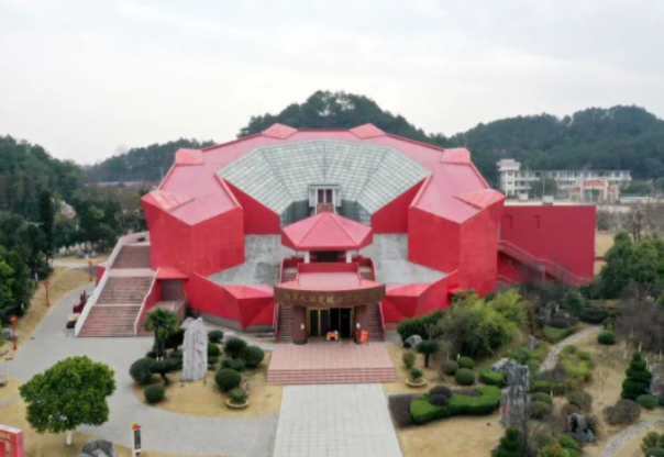 【HEF黨建小課堂100講】第六十二講：一口井里有100多紅軍戰(zhàn)士遺骸，他們犧牲時只有15至25歲！(圖9)