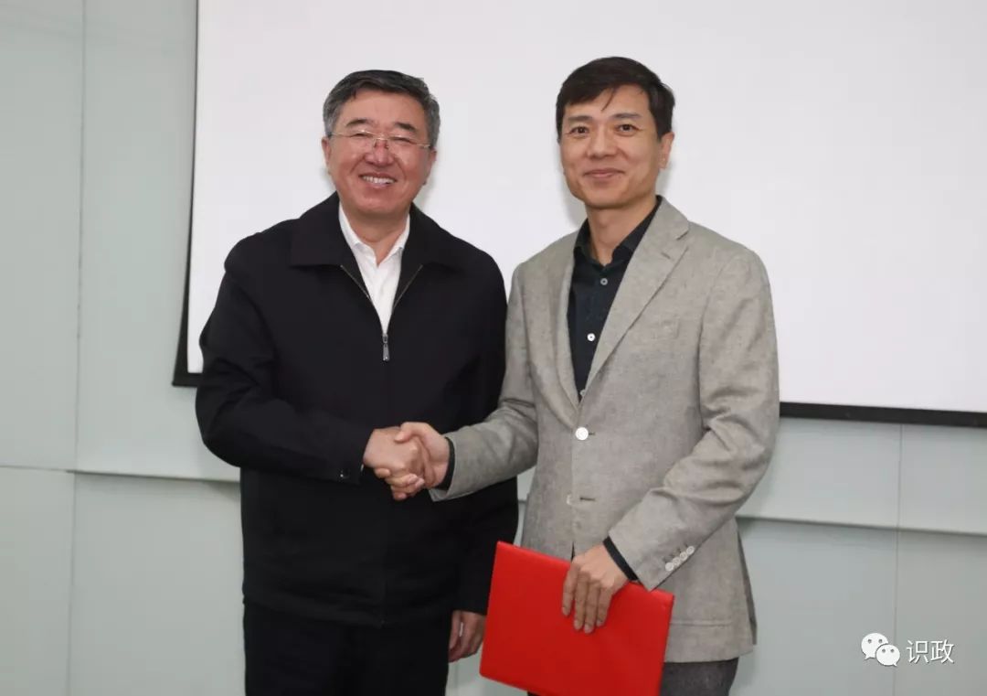 蔡奇走訪調(diào)研阿里巴巴、百度,服務(wù)企業(yè)有了量身定制“服務(wù)包”(圖5) 蔡奇走訪調(diào)研阿里巴巴、百度,服務(wù)企業(yè)有了量身定制“服務(wù)包”(圖5)